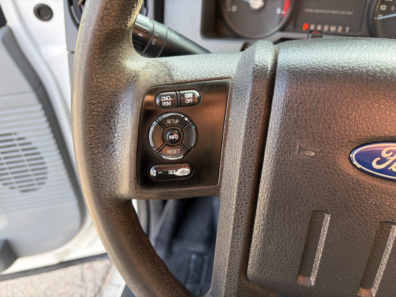 Ford Super Duty F-350 SRW 4WD Crew Cab 172" XL 2015