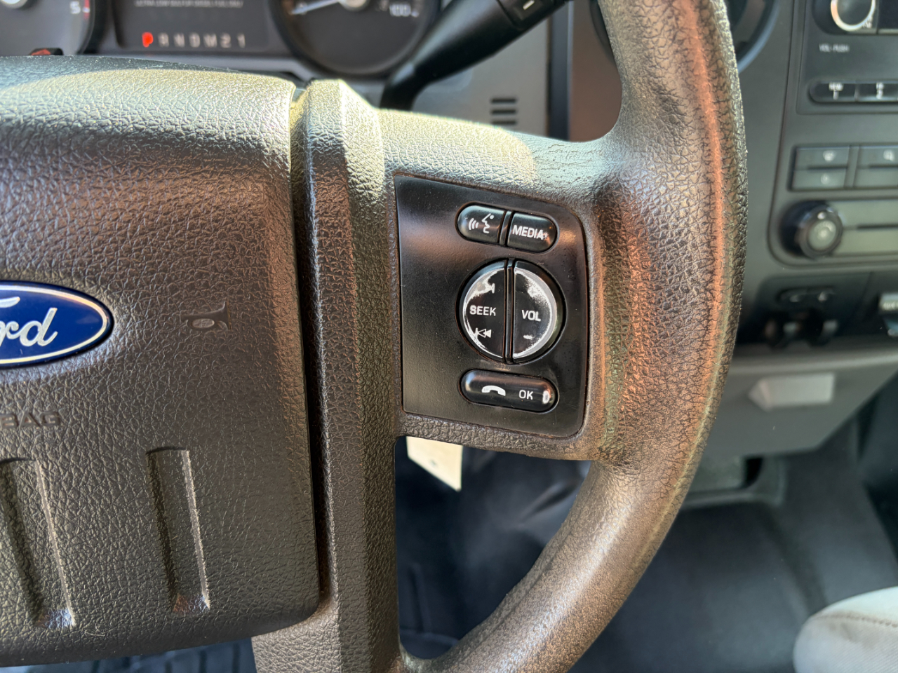 Ford Super Duty F-350 SRW 4WD Crew Cab 172" XL 2015