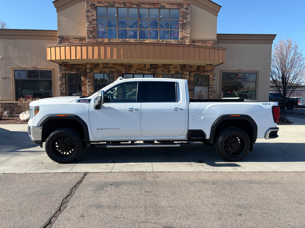 GMC Sierra 2500HD 4WD Crew Cab 159" SLT 2023