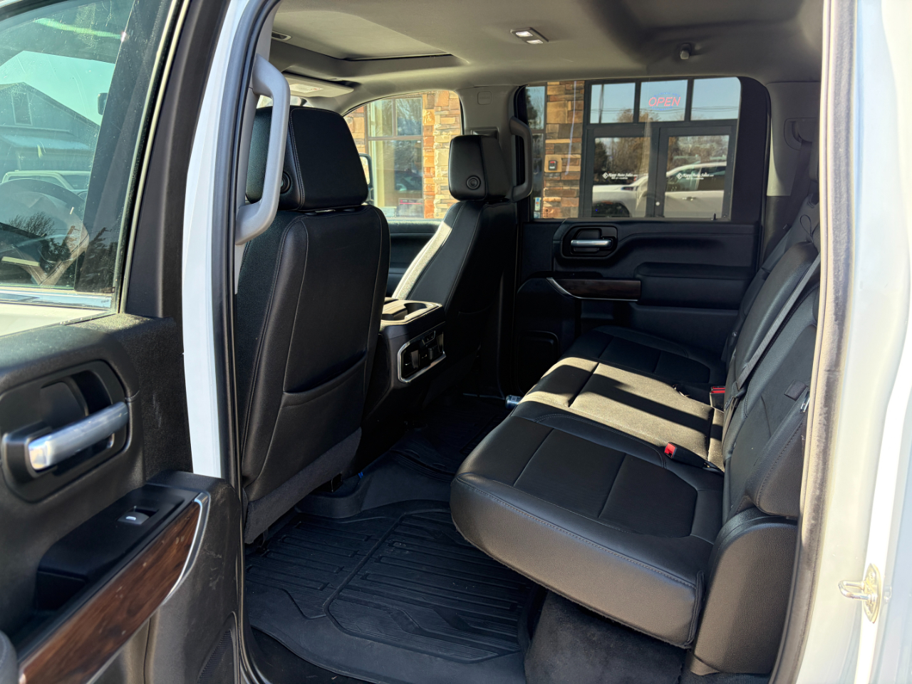 GMC Sierra 2500HD 4WD Crew Cab 159" SLT 2023