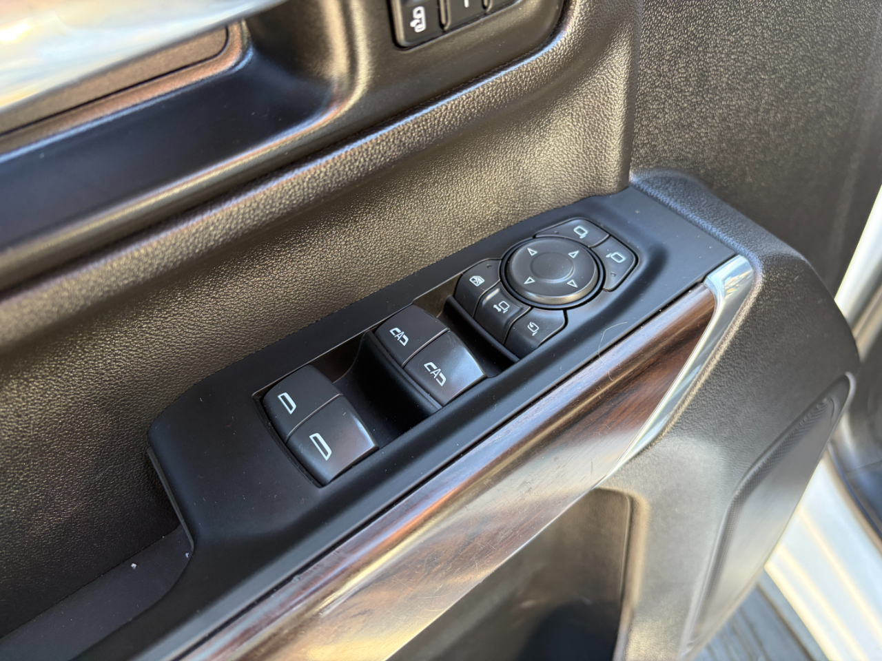 GMC Sierra 2500HD 4WD Crew Cab 159" SLT 2023