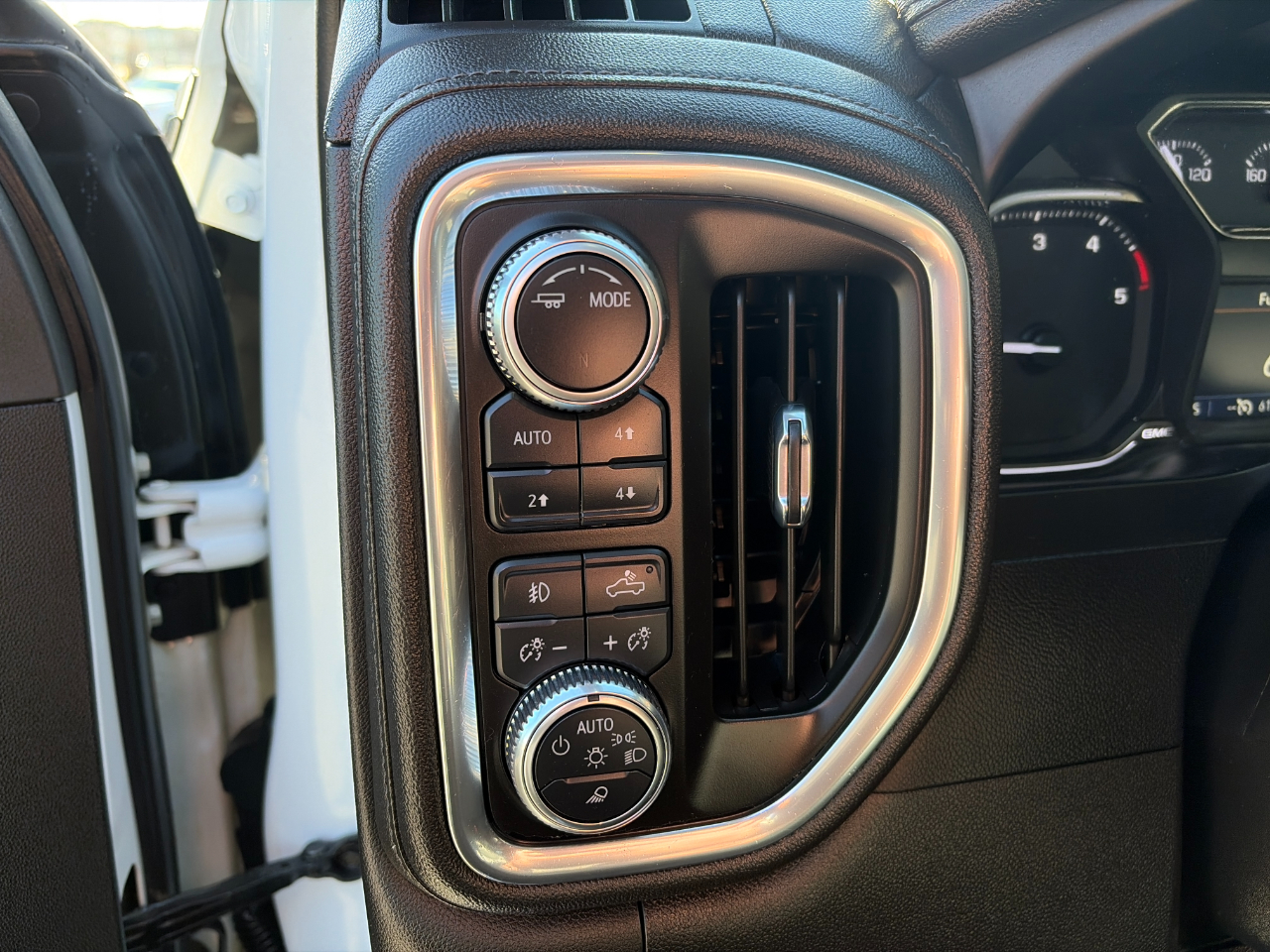 GMC Sierra 2500HD 4WD Crew Cab 159" SLT 2023