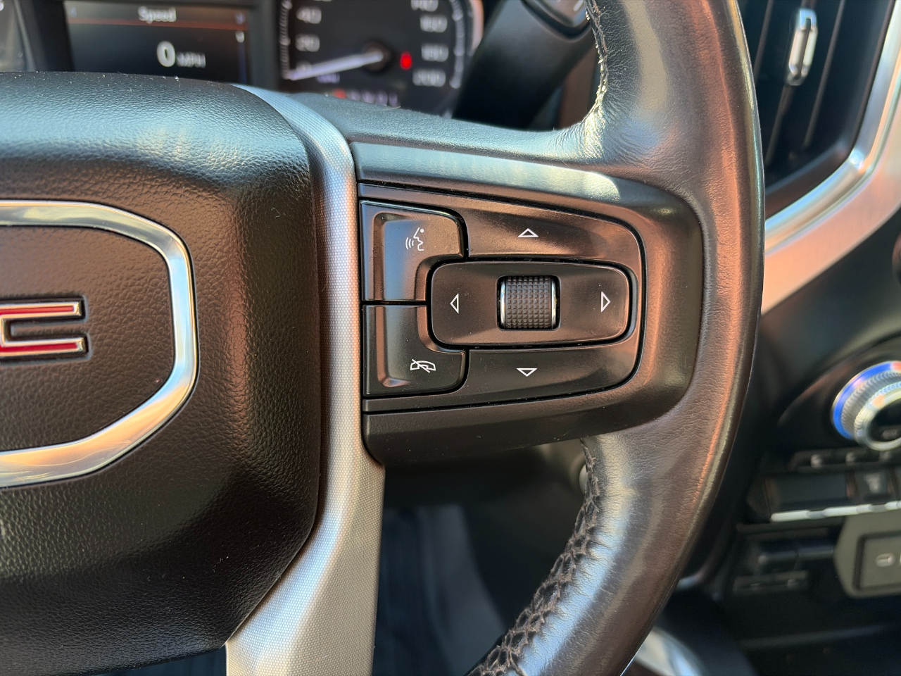 GMC Sierra 2500HD 4WD Crew Cab 159" SLT 2023