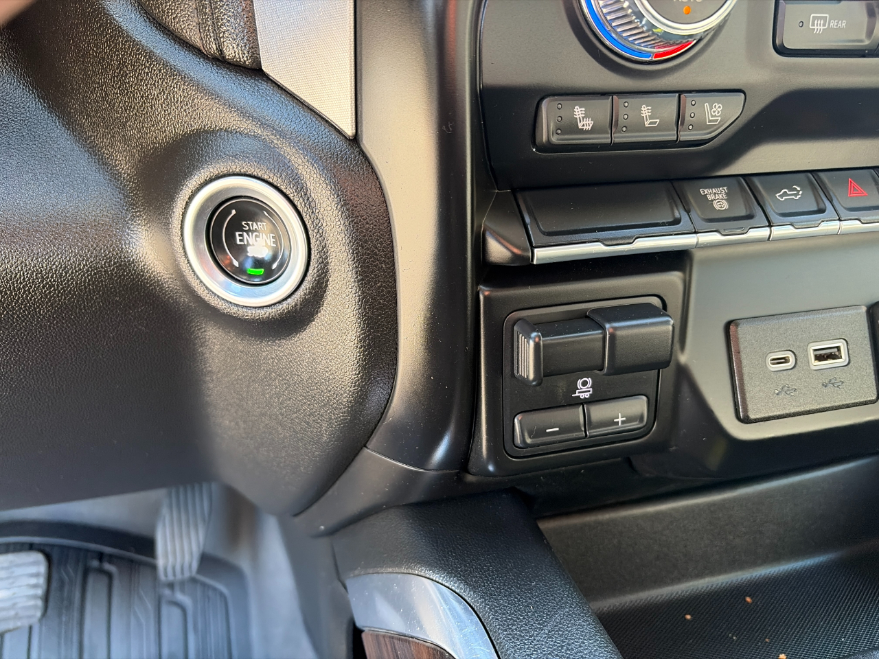 GMC Sierra 2500HD 4WD Crew Cab 159" SLT 2023