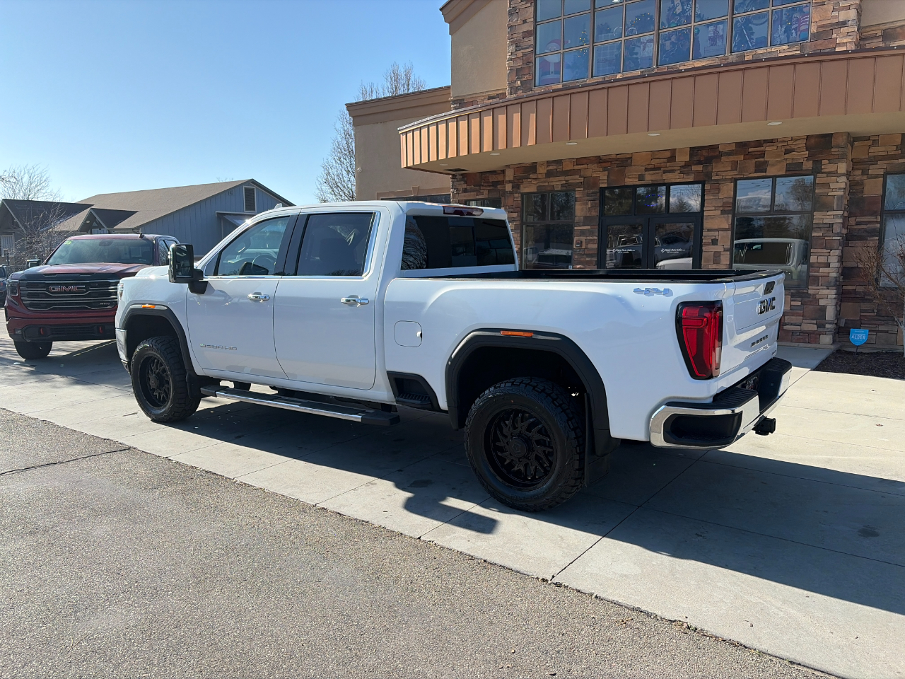 GMC Sierra 2500HD 4WD Crew Cab 159" SLT 2023