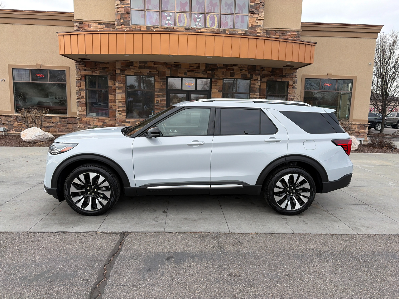 Ford Explorer Platinum 4WD 2025
