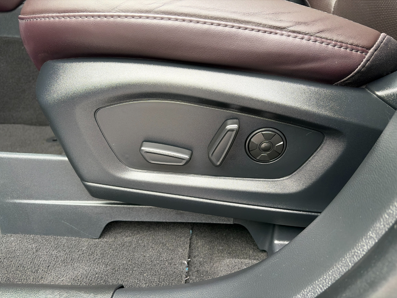 Ford Explorer Platinum 4WD 2025