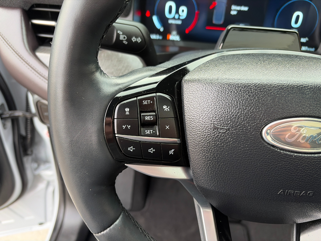 Ford Explorer Platinum 4WD 2025