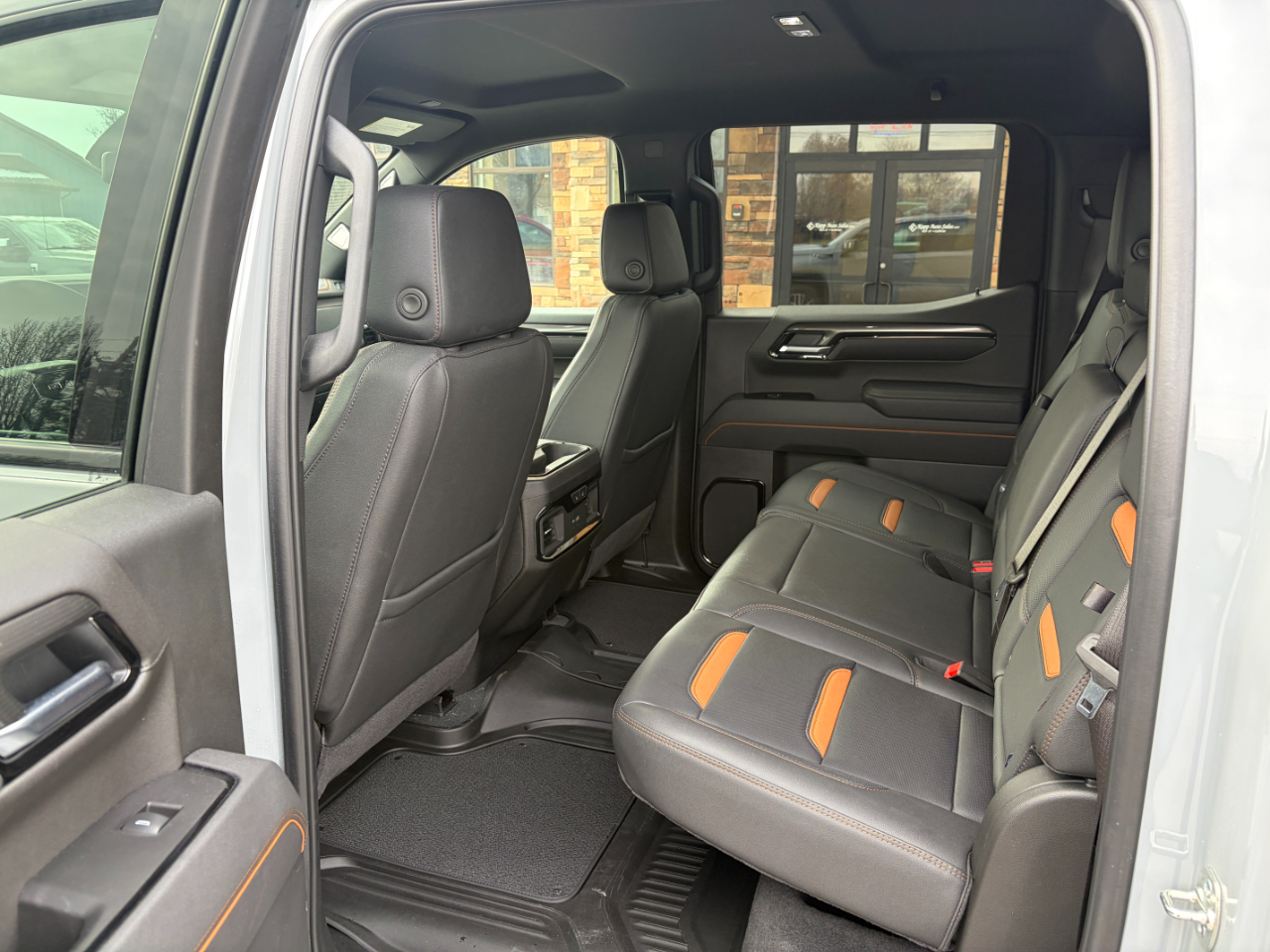 GMC Sierra 1500 4WD Crew Cab 147" AT4 2025