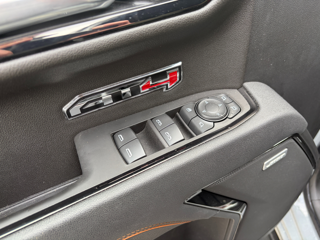 GMC Sierra 1500 4WD Crew Cab 147" AT4 2025