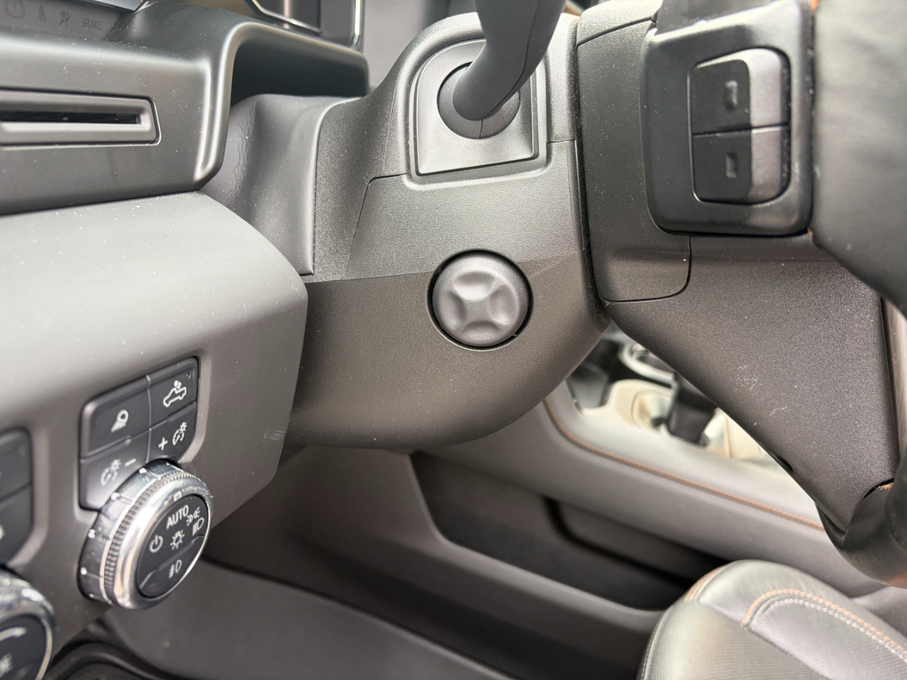 GMC Sierra 1500 4WD Crew Cab 147" AT4 2025