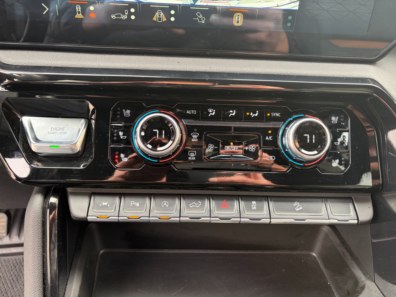 GMC Sierra 1500 4WD Crew Cab 147" AT4 2025