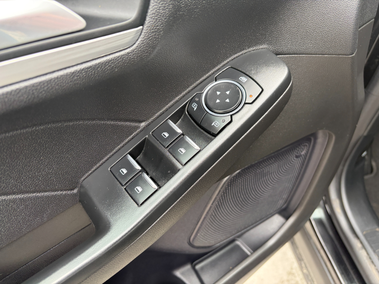 Ford Escape Platinum AWD 2024