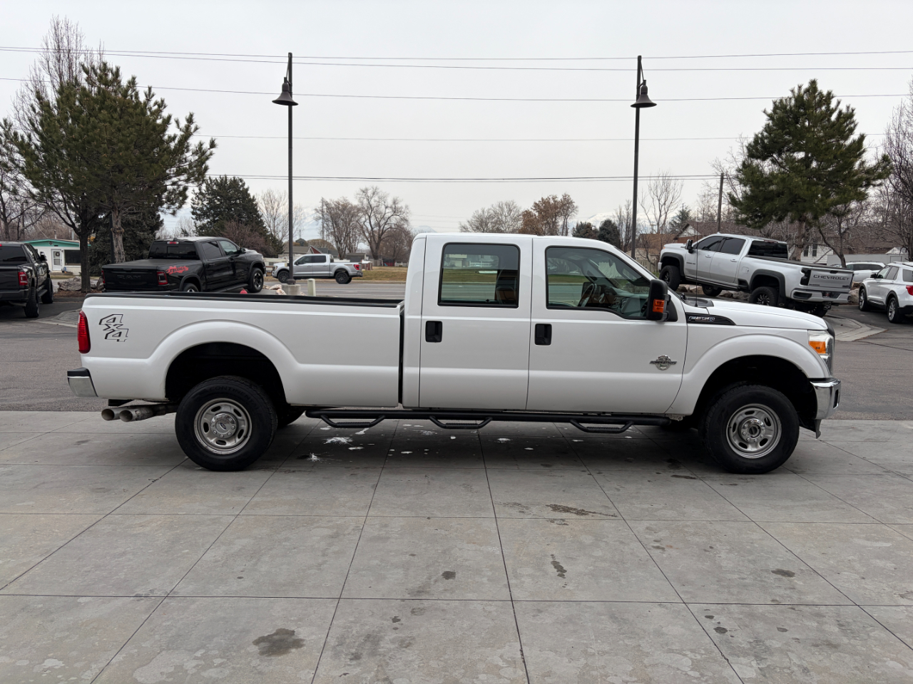 Ford Super Duty F-350 SRW 4WD Crew Cab 172" XL 2015