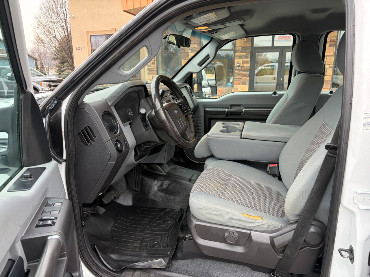 Ford Super Duty F-350 SRW 4WD Crew Cab 172" XL 2015