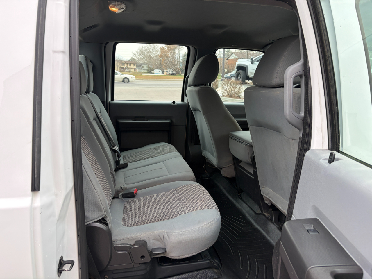 Ford Super Duty F-350 SRW 4WD Crew Cab 172" XL 2015