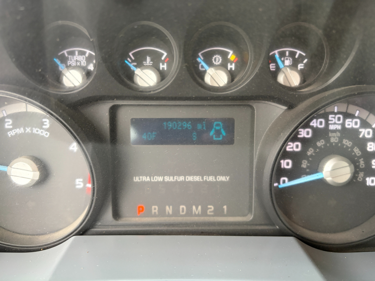 Ford Super Duty F-350 SRW 4WD Crew Cab 172" XL 2015