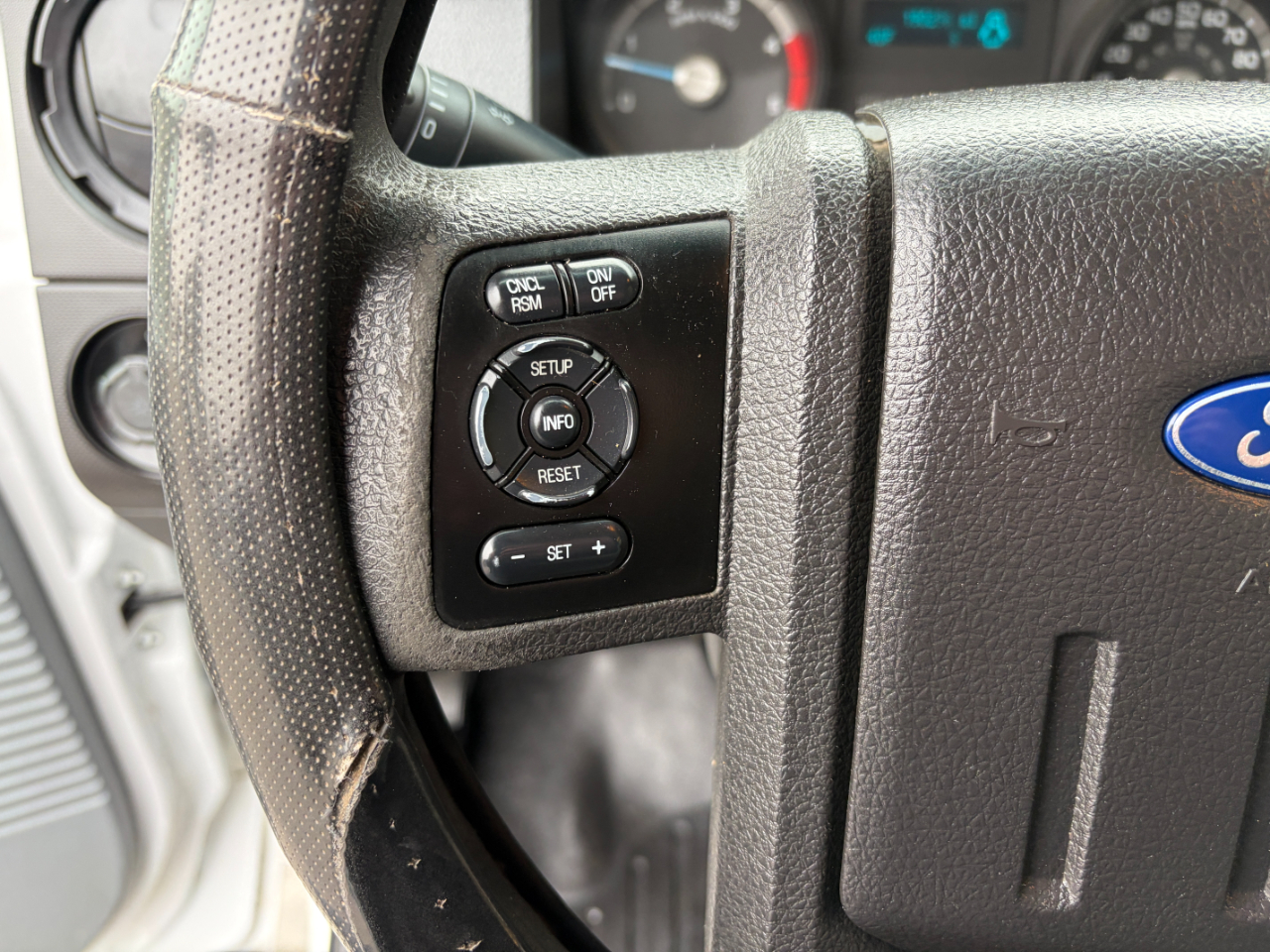 Ford Super Duty F-350 SRW 4WD Crew Cab 172" XL 2015