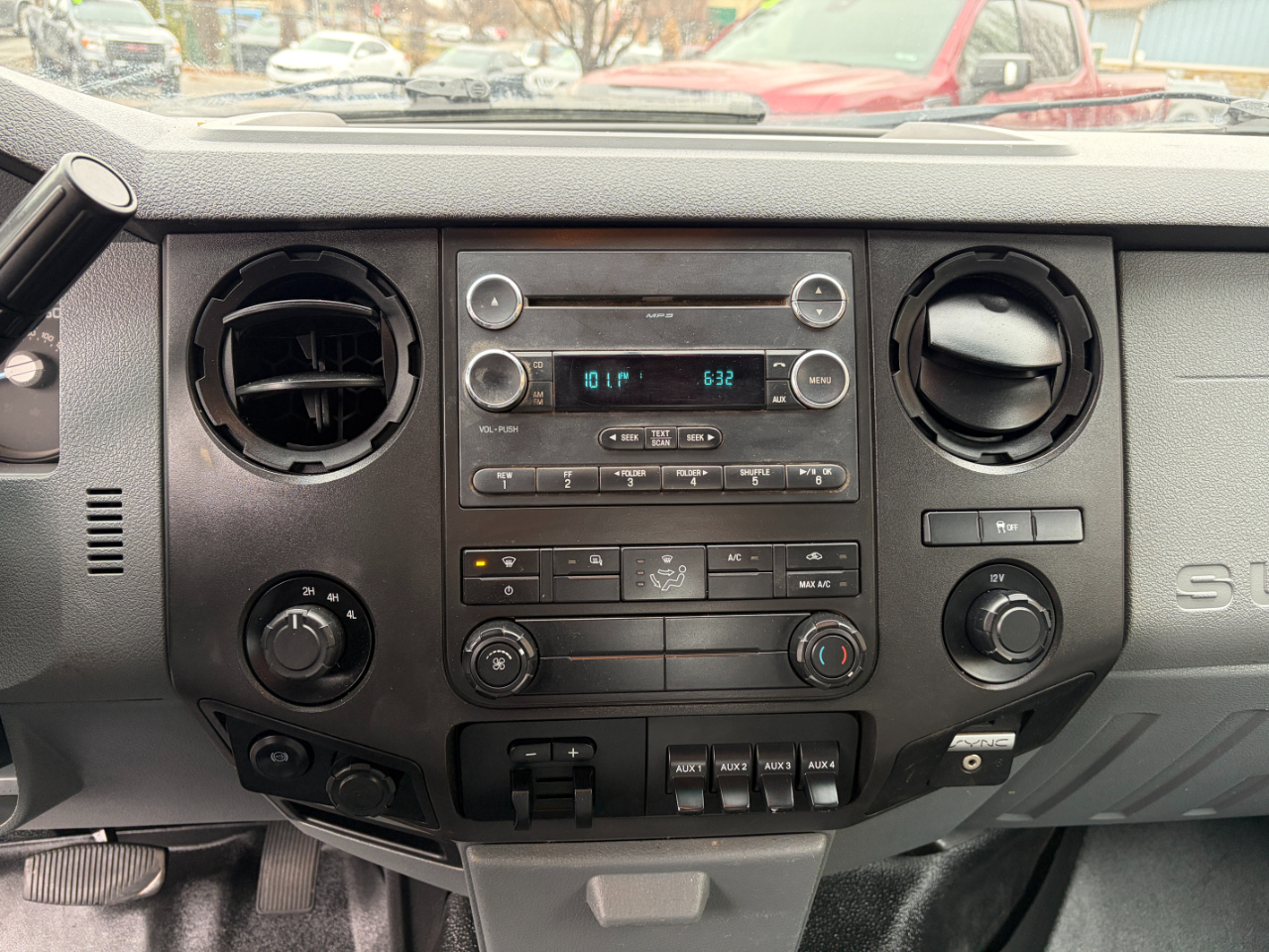 Ford Super Duty F-350 SRW 4WD Crew Cab 172" XL 2015