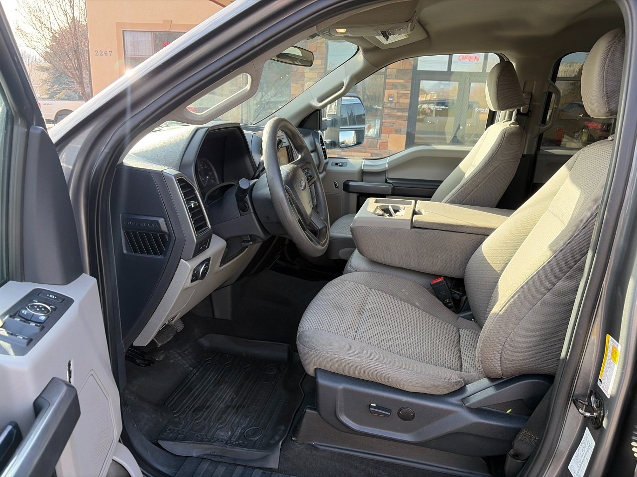 Ford Super Duty F-350 SRW XLT 4WD Crew Cab 8' Box 2022