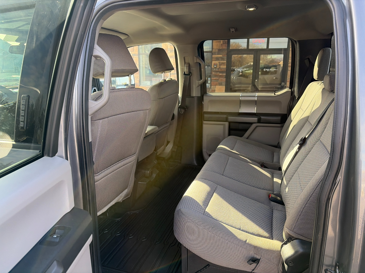 Ford Super Duty F-350 SRW XLT 4WD Crew Cab 8' Box 2022