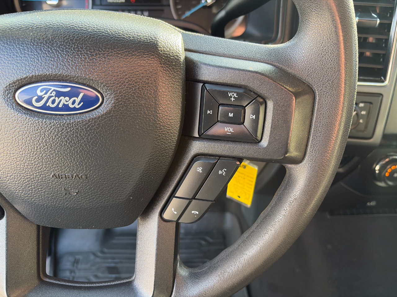 Ford Super Duty F-350 SRW XLT 4WD Crew Cab 8' Box 2022