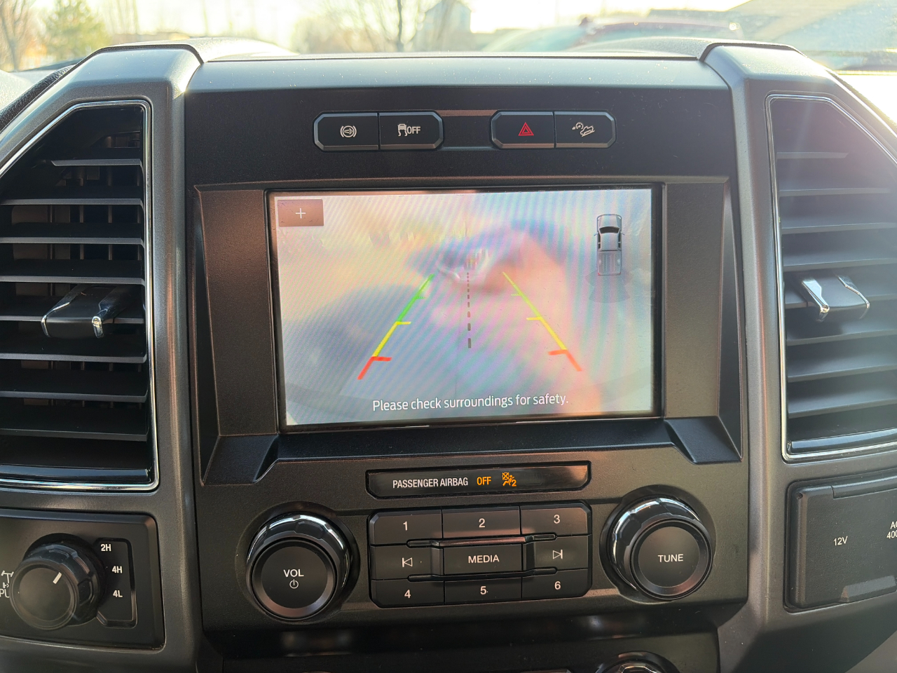 Ford Super Duty F-350 SRW XLT 4WD Crew Cab 8' Box 2022