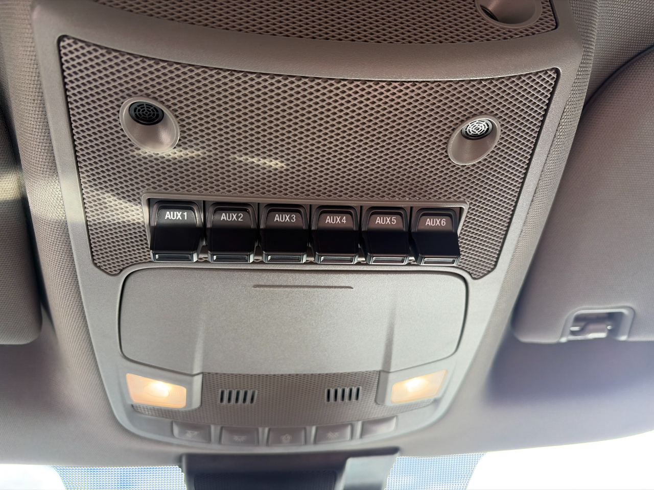 Ford Super Duty F-350 SRW XLT 4WD Crew Cab 8' Box 2022