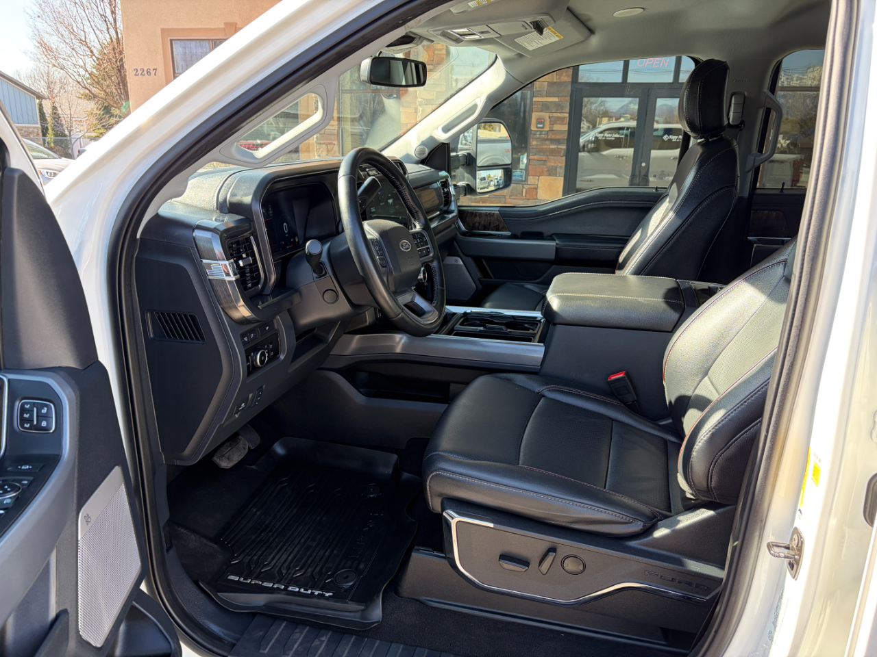 Ford Super Duty F-350 SRW Lariat 4WD Crew Cab 6.75' Box 2024