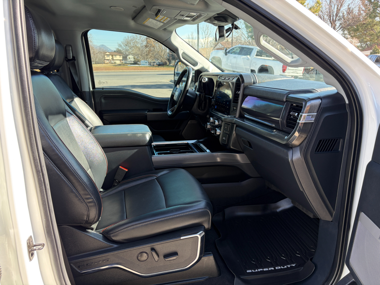 Ford Super Duty F-350 SRW Lariat 4WD Crew Cab 6.75' Box 2024