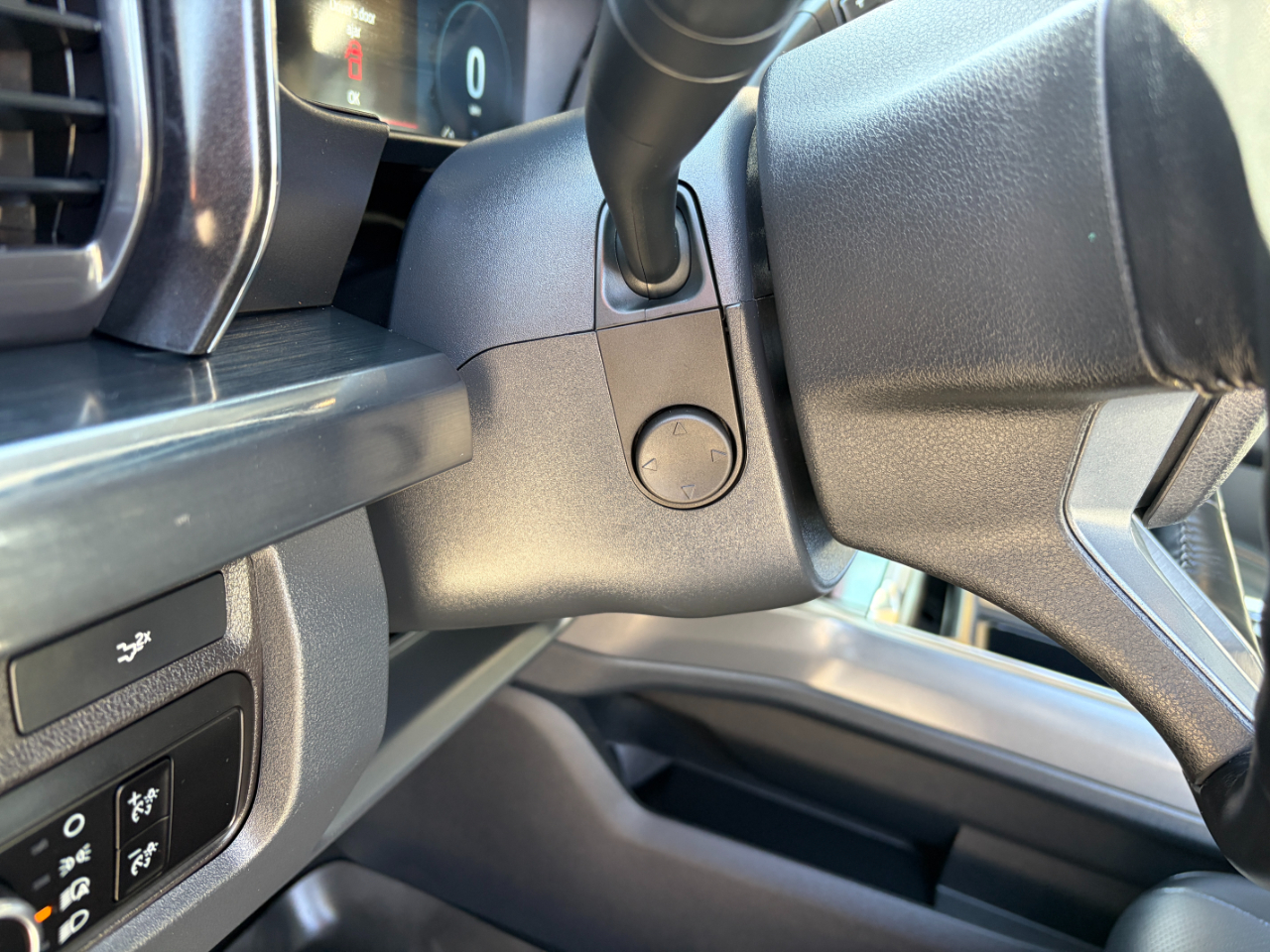 Ford Super Duty F-350 SRW Lariat 4WD Crew Cab 6.75' Box 2024