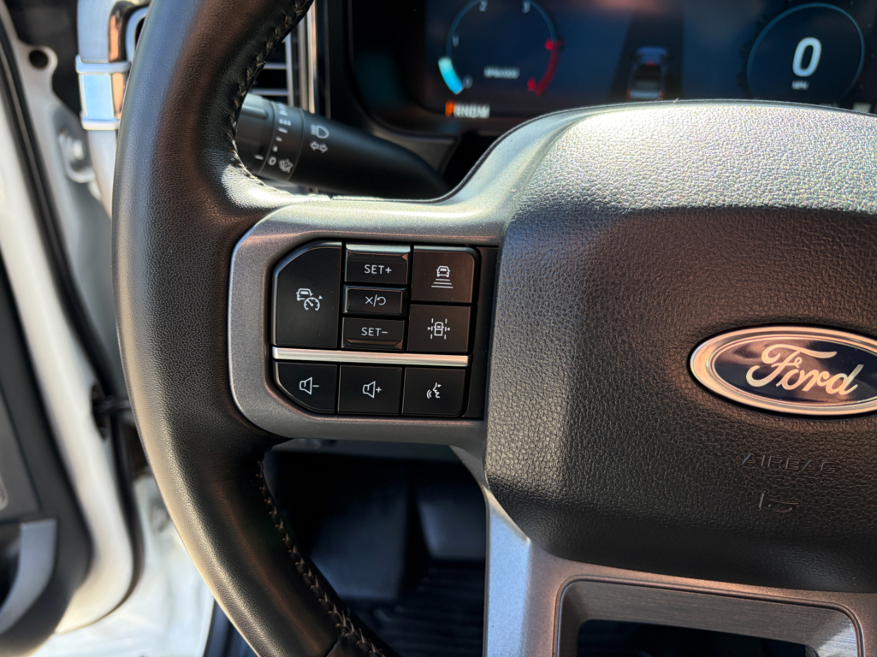 Ford Super Duty F-350 SRW Lariat 4WD Crew Cab 6.75' Box 2024