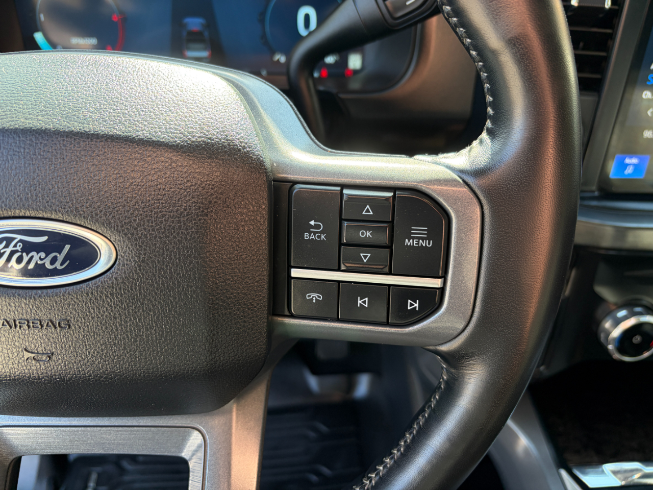 Ford Super Duty F-350 SRW Lariat 4WD Crew Cab 6.75' Box 2024