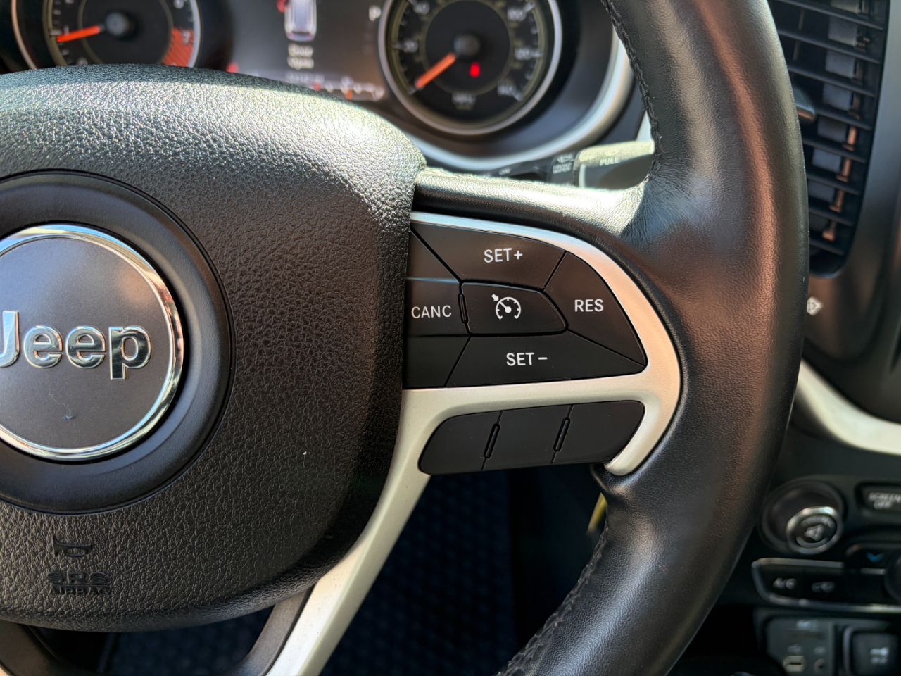 Jeep Cherokee 4WD 4dr Trailhawk 2015