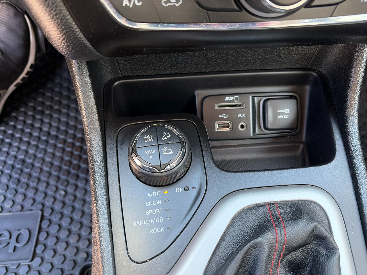 Jeep Cherokee 4WD 4dr Trailhawk 2015