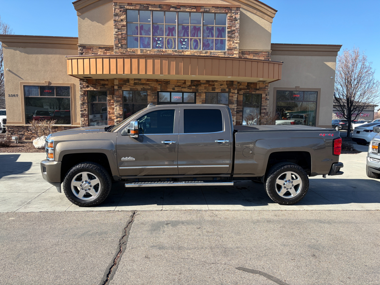 Chevrolet Silverado 2500HD Built After Aug 14 4WD Crew Cab 153.7" High Country 2015
