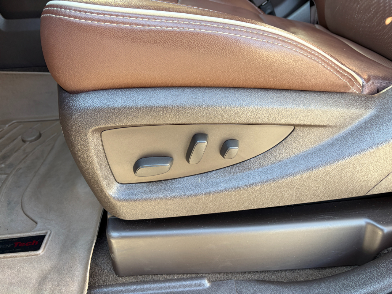 Chevrolet Silverado 2500HD Built After Aug 14 4WD Crew Cab 153.7" High Country 2015