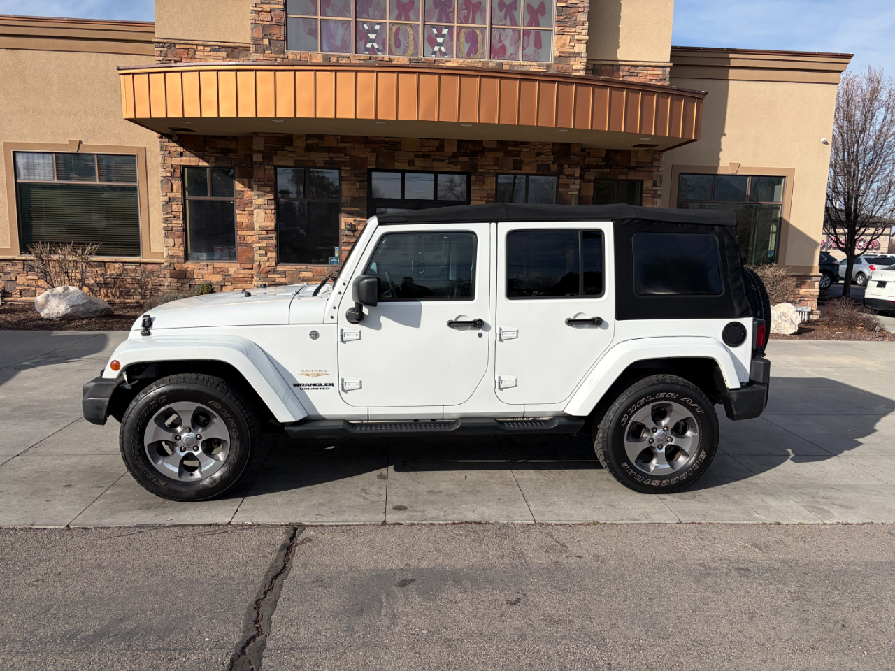 Jeep Wrangler Unlimited 4WD 4dr Sahara 2014