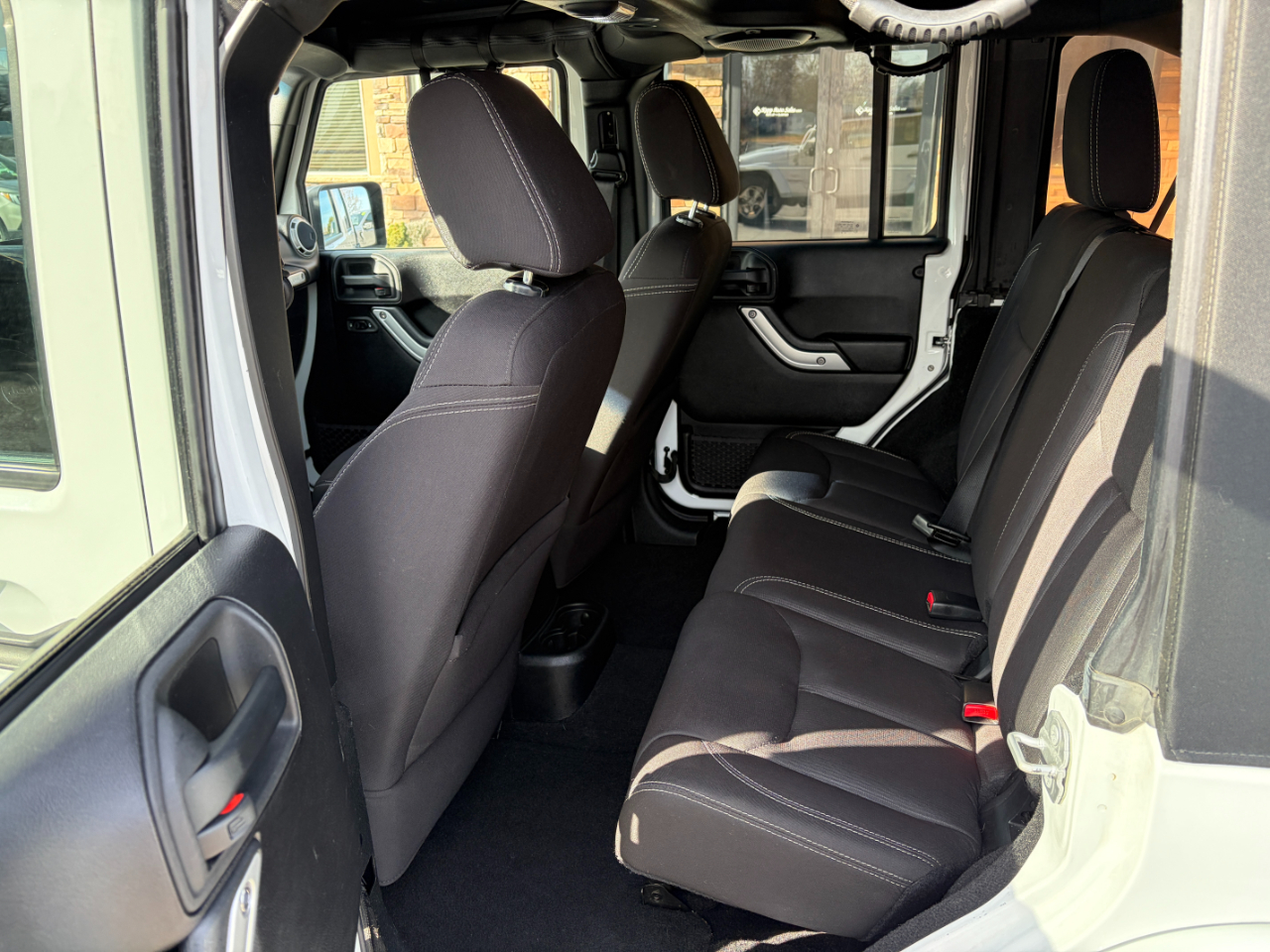 Jeep Wrangler Unlimited 4WD 4dr Sahara 2014