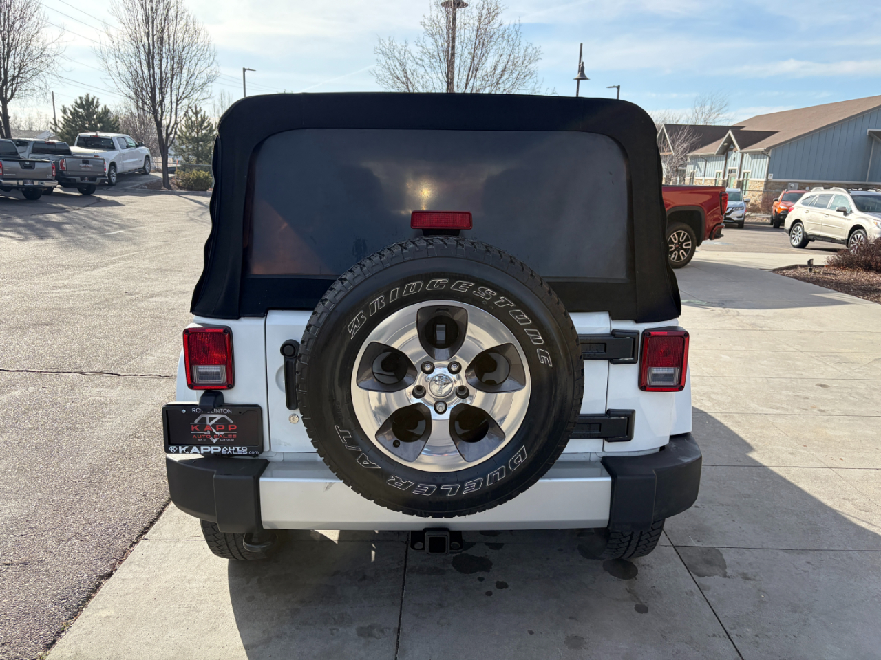 Jeep Wrangler Unlimited 4WD 4dr Sahara 2014