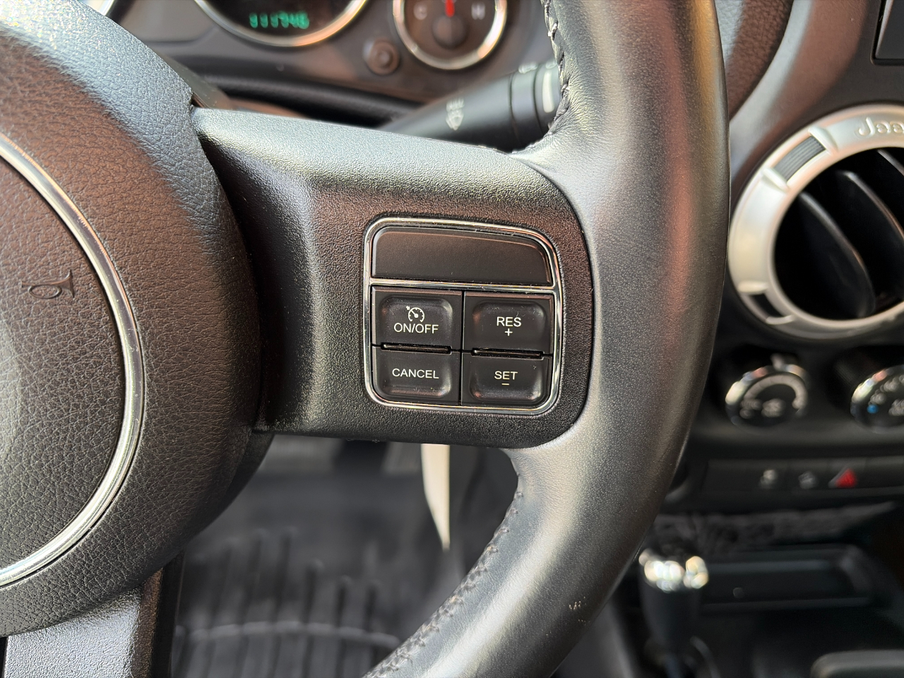 Jeep Wrangler Unlimited 4WD 4dr Sahara 2014