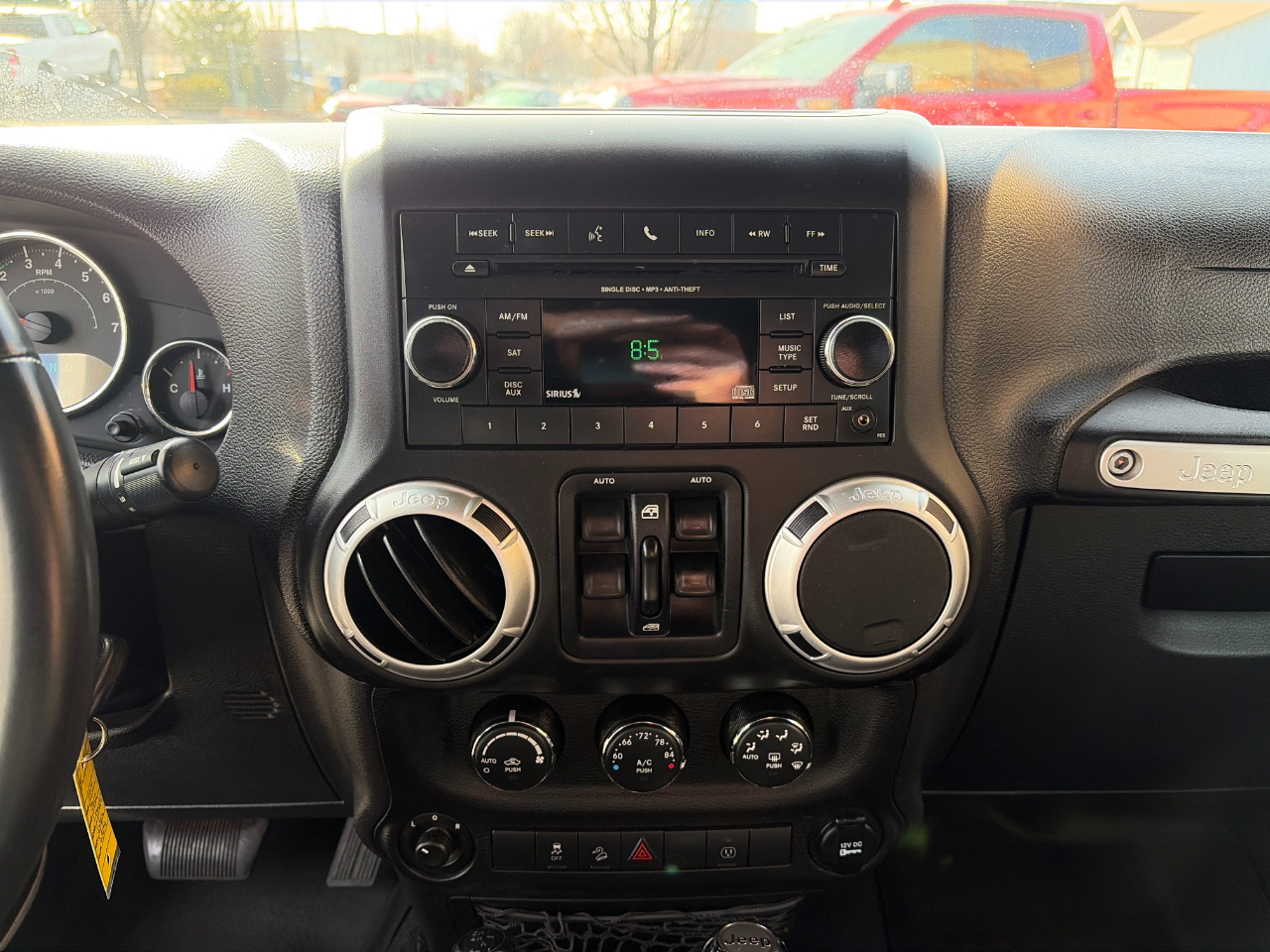 Jeep Wrangler Unlimited 4WD 4dr Sahara 2014