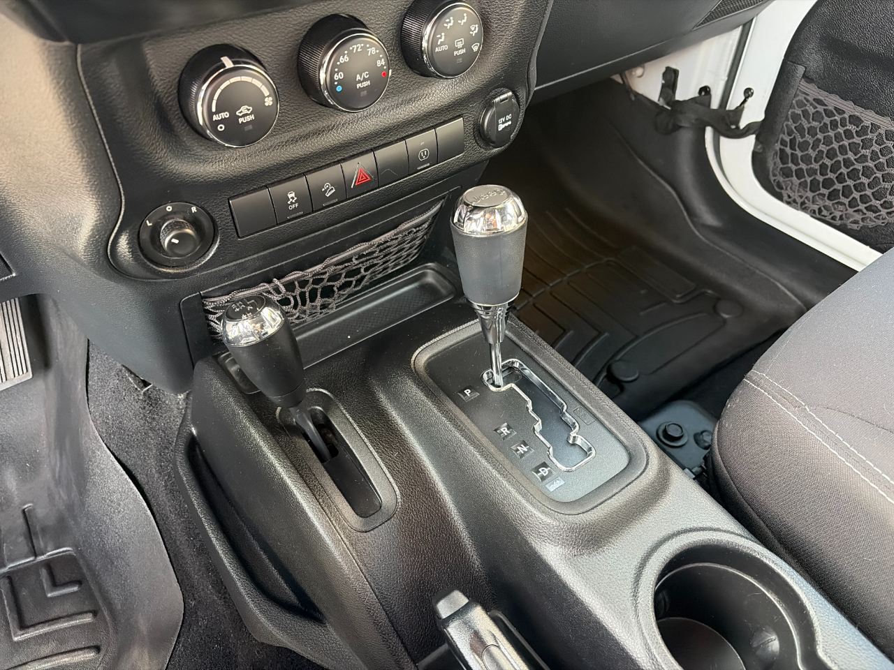 Jeep Wrangler Unlimited 4WD 4dr Sahara 2014