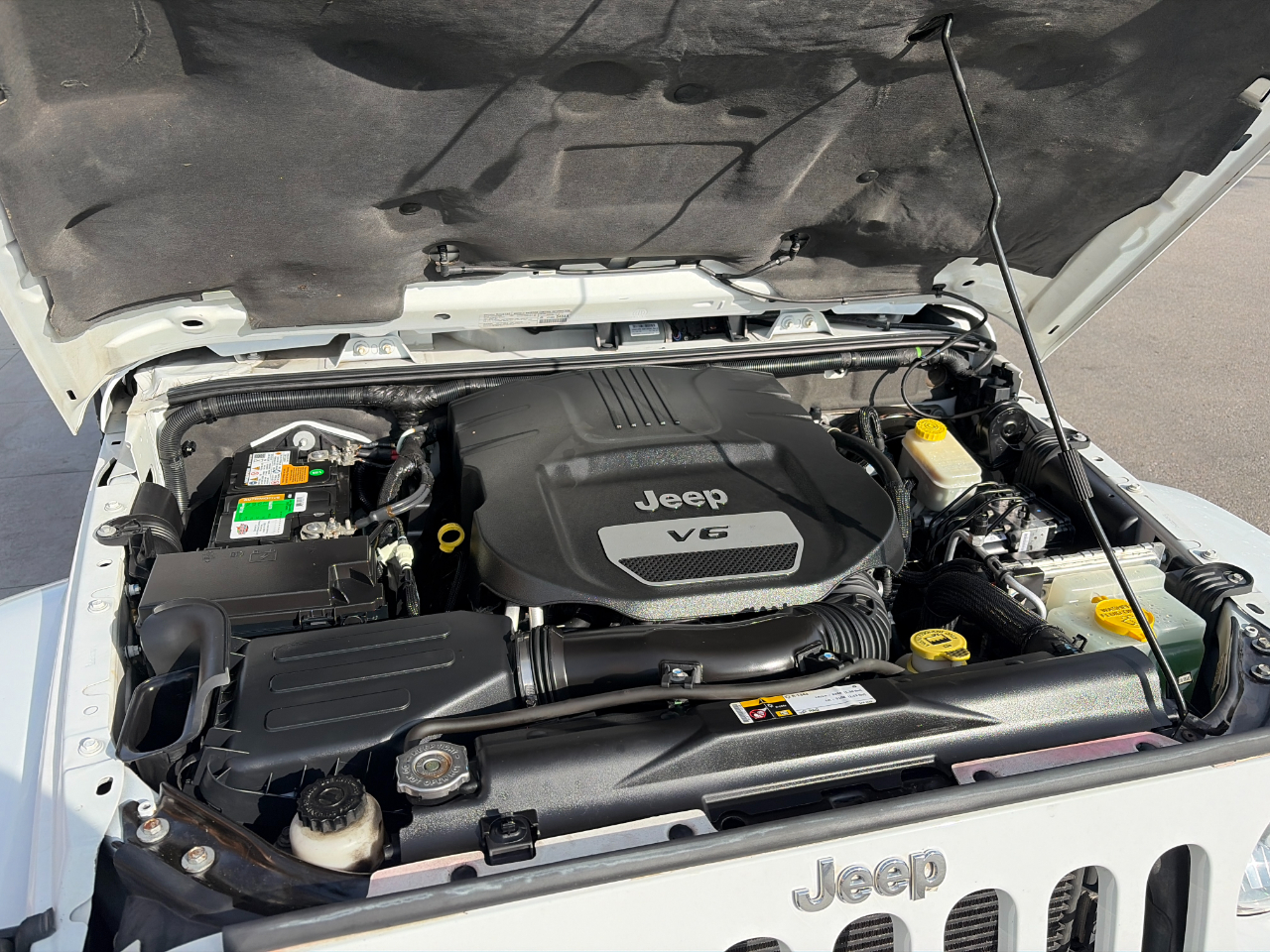 Jeep Wrangler Unlimited 4WD 4dr Sahara 2014