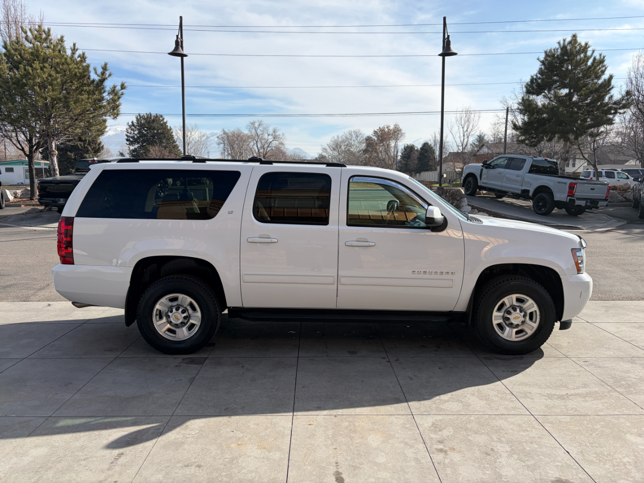 Chevrolet Suburban 4WD 4dr 2500 LT w/2LT 2009