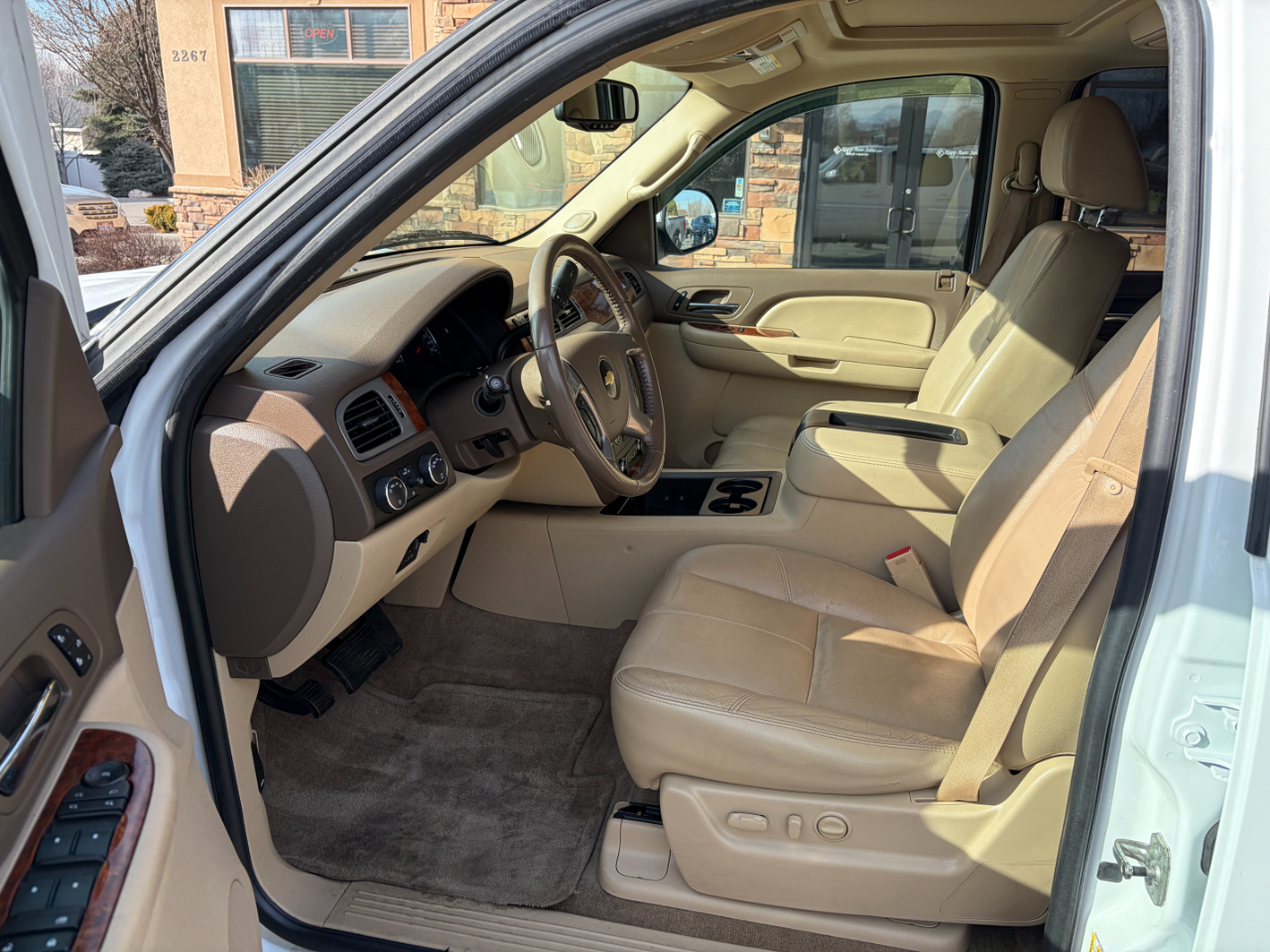 Chevrolet Suburban 4WD 4dr 2500 LT w/2LT 2009