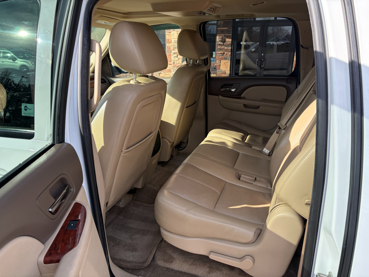 Chevrolet Suburban 4WD 4dr 2500 LT w/2LT 2009