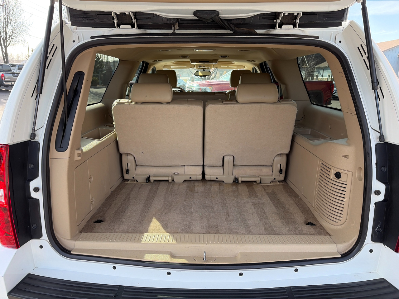 Chevrolet Suburban 4WD 4dr 2500 LT w/2LT 2009