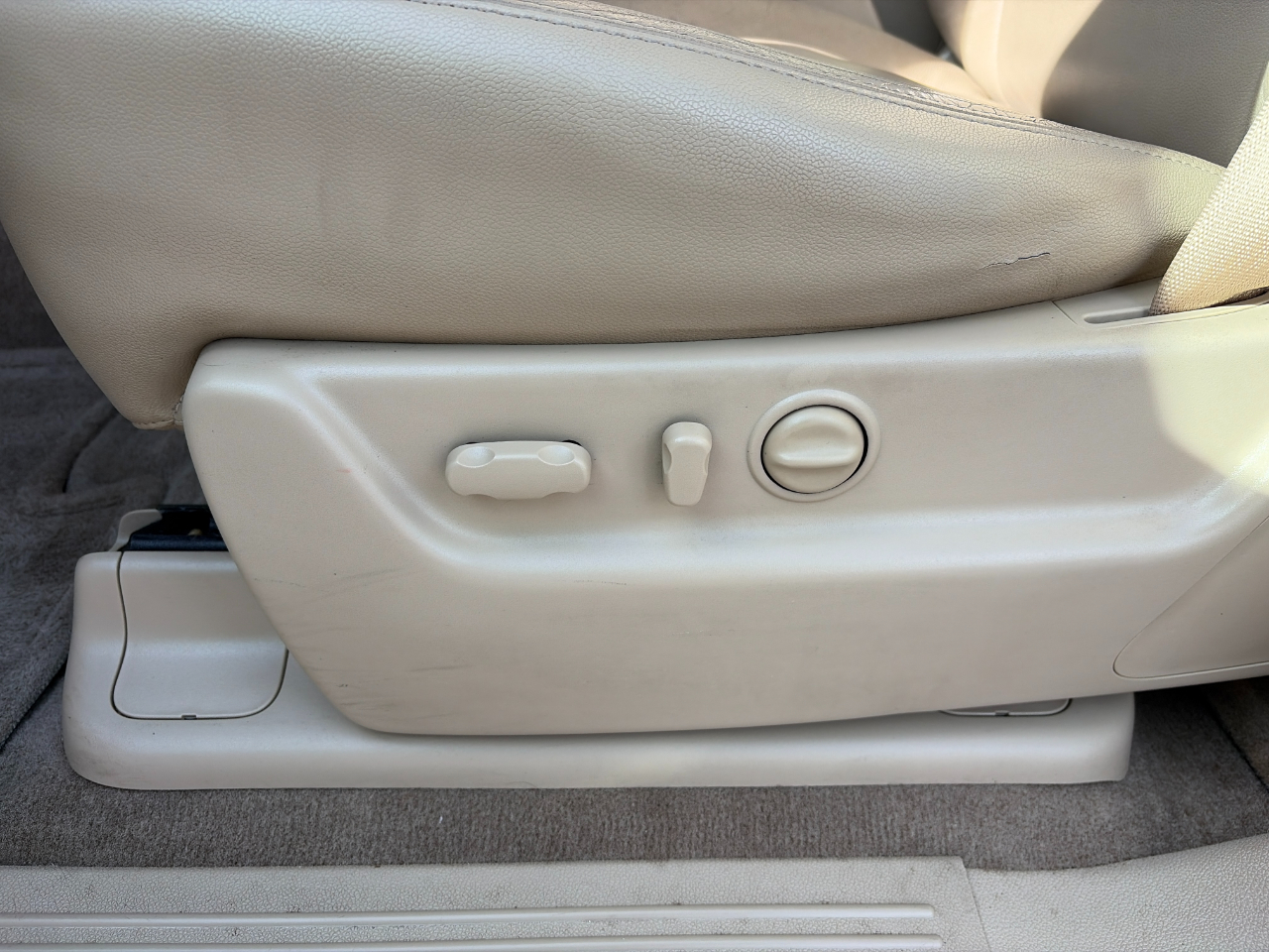 Chevrolet Suburban 4WD 4dr 2500 LT w/2LT 2009