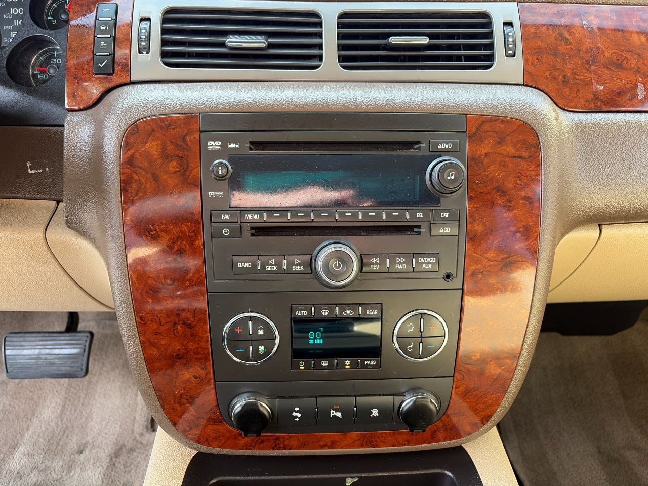 Chevrolet Suburban 4WD 4dr 2500 LT w/2LT 2009